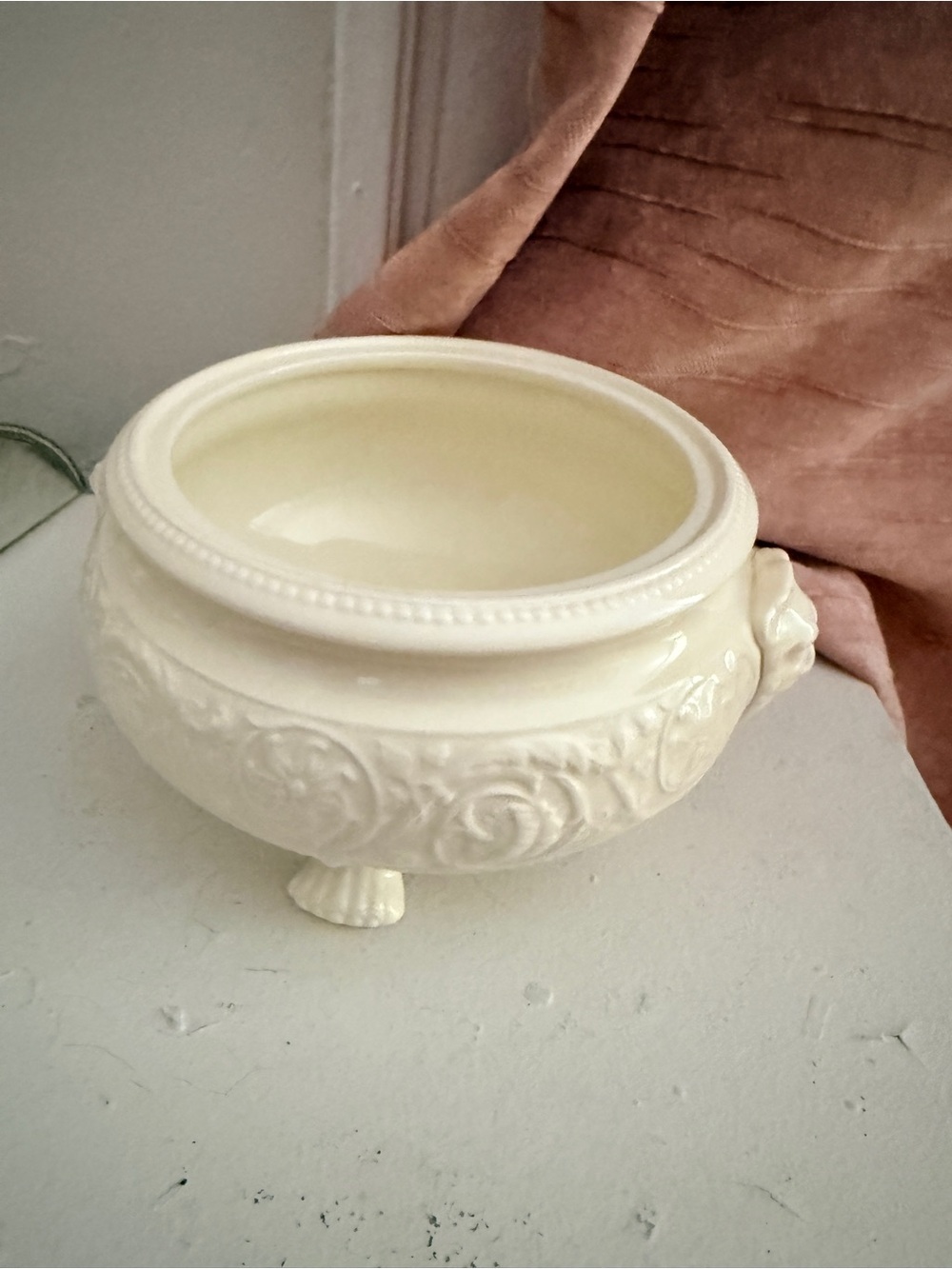 Vintage Wedgwood Patrician 4-Toed Footed Centerpiece Bowl England Rare